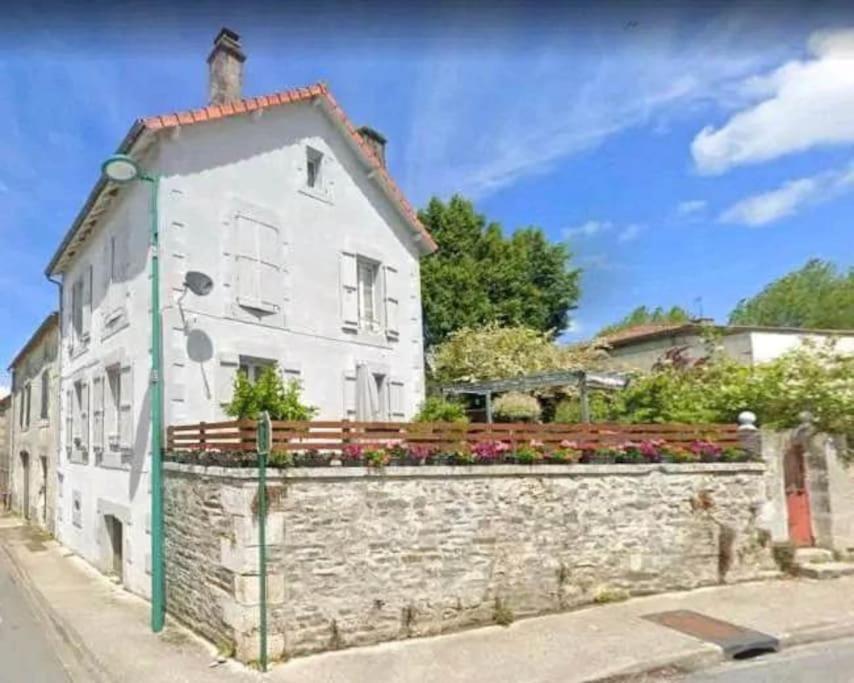 Villa Montemboeuf Centre Town House Free Wifi Exterior foto